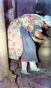 cerenin boynunu bi�imlendirirken